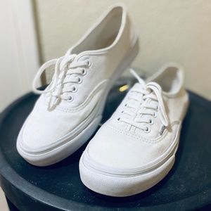 New Condition White Vans 😃